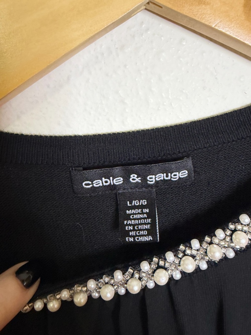 Cable & Gauge Black Sweater rhinestone Pearl Embellished Neckline Sz L top - Picture 3 of 7